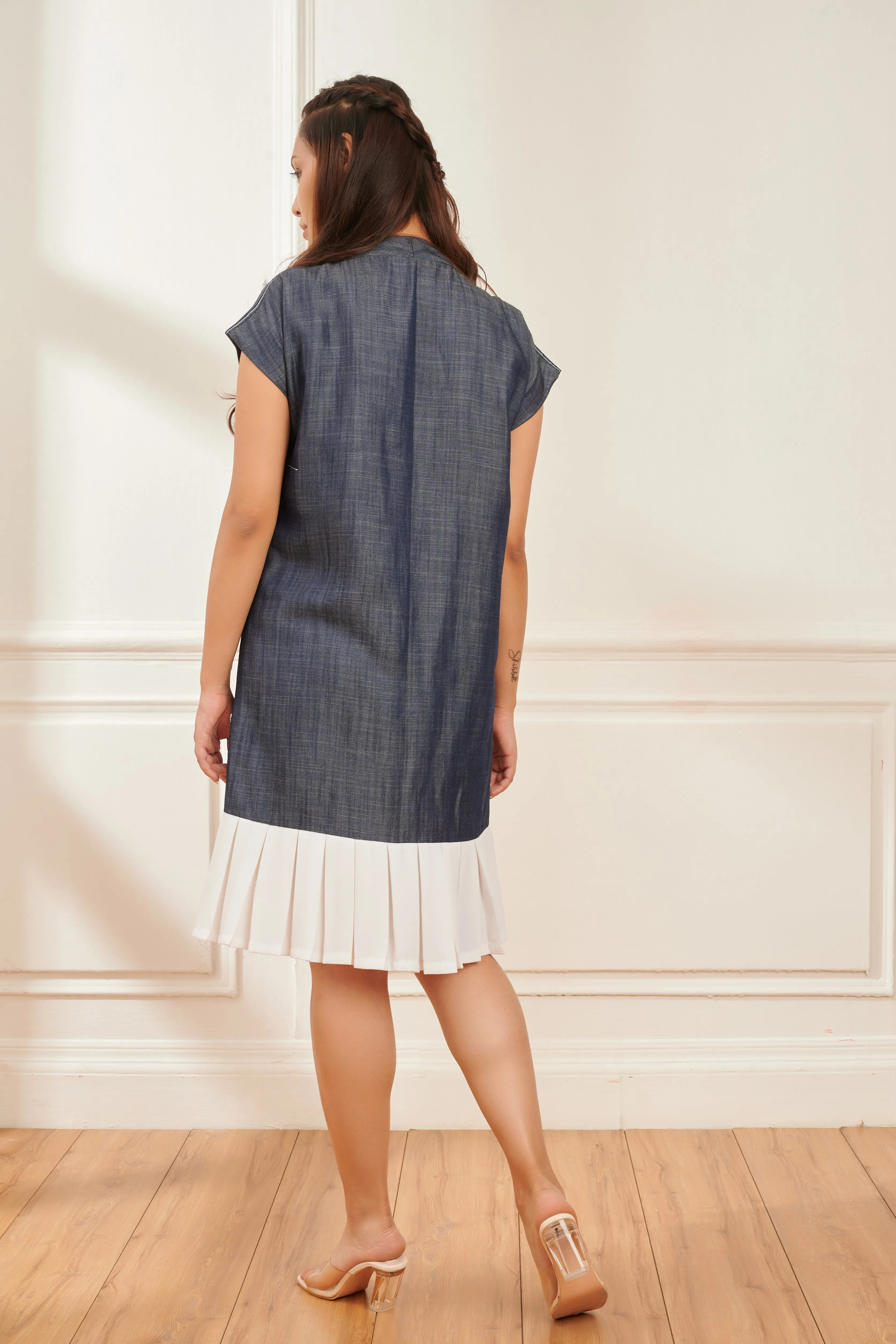 DIVA denim dress with embroidered flowers