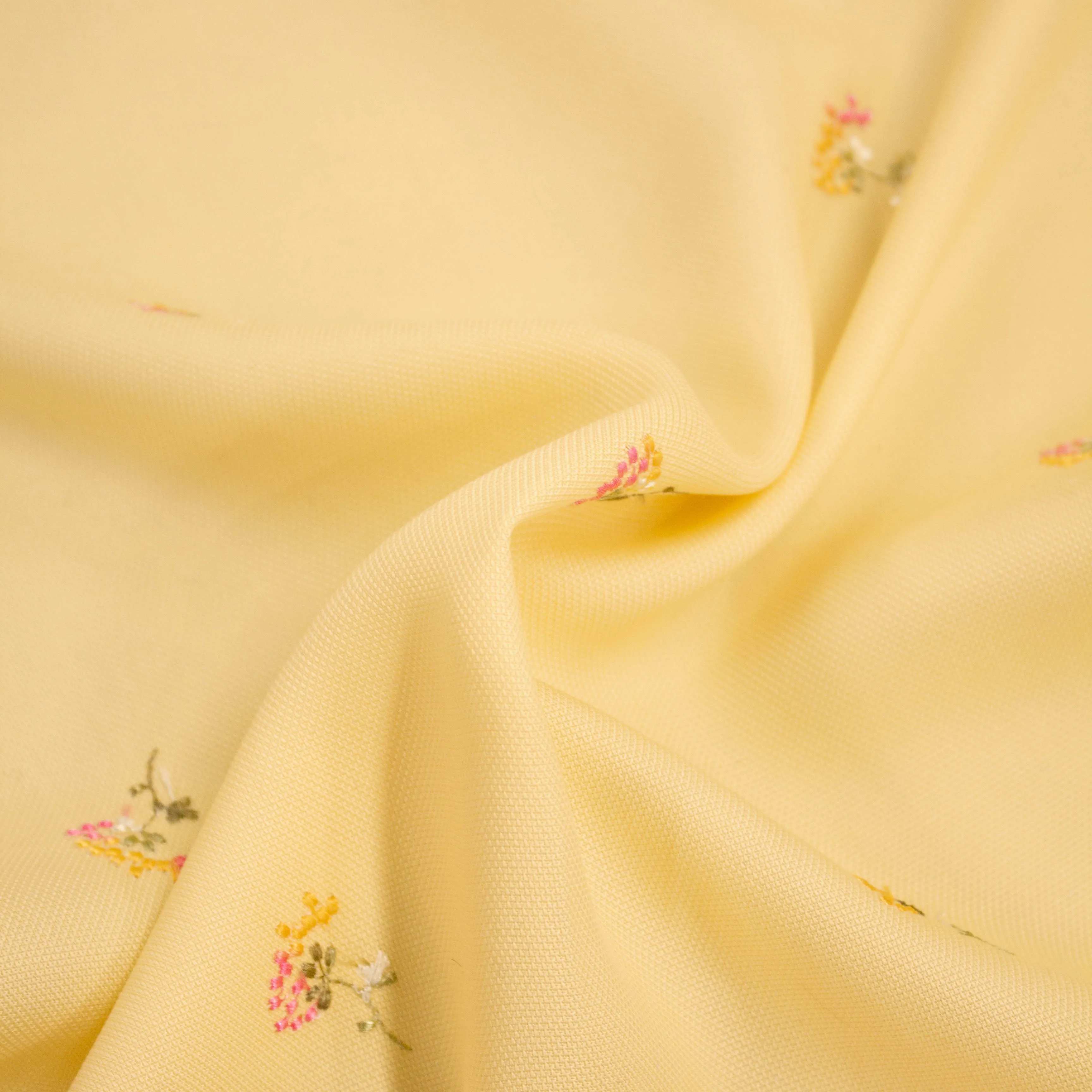 Edith Pastel Yellow Floral Brodery Lyocel
