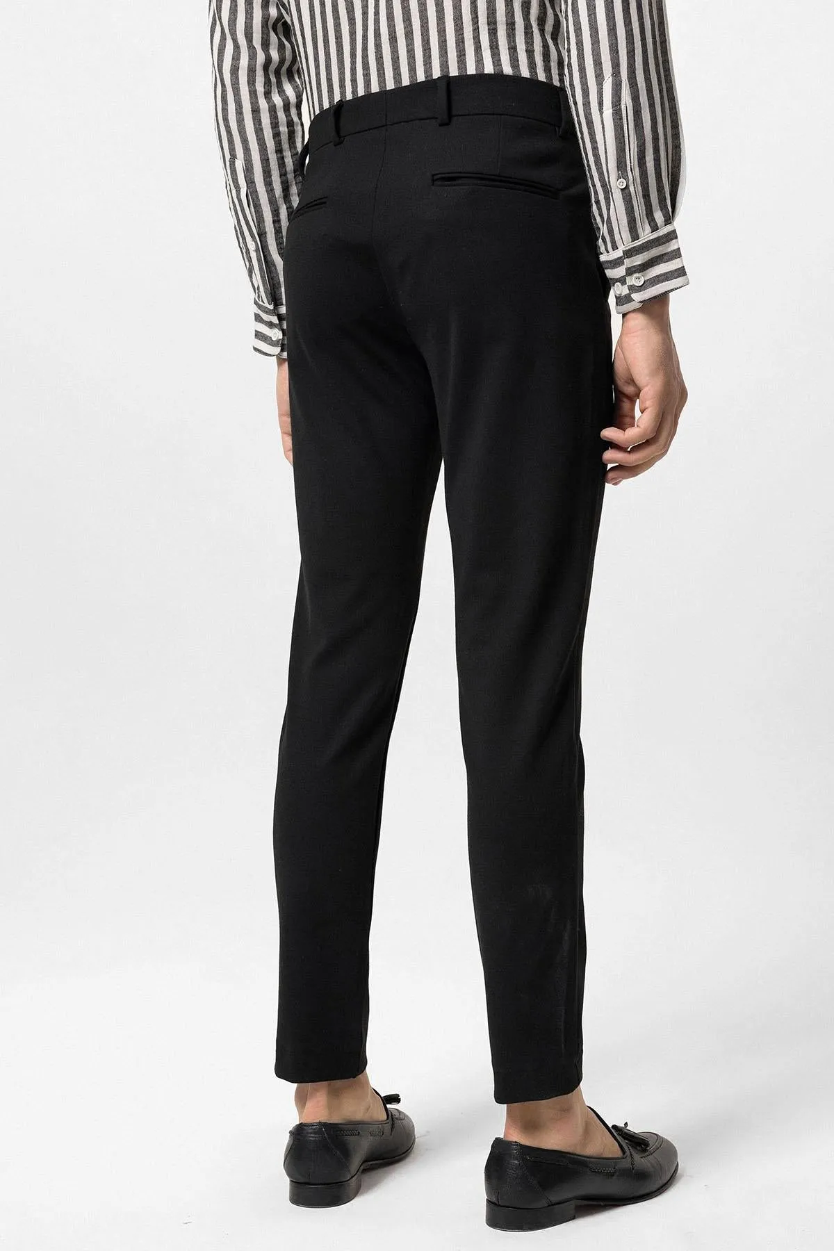 Men's Black High-Waisted Buckle Detail Relaxed Fit  Pants - Wessi