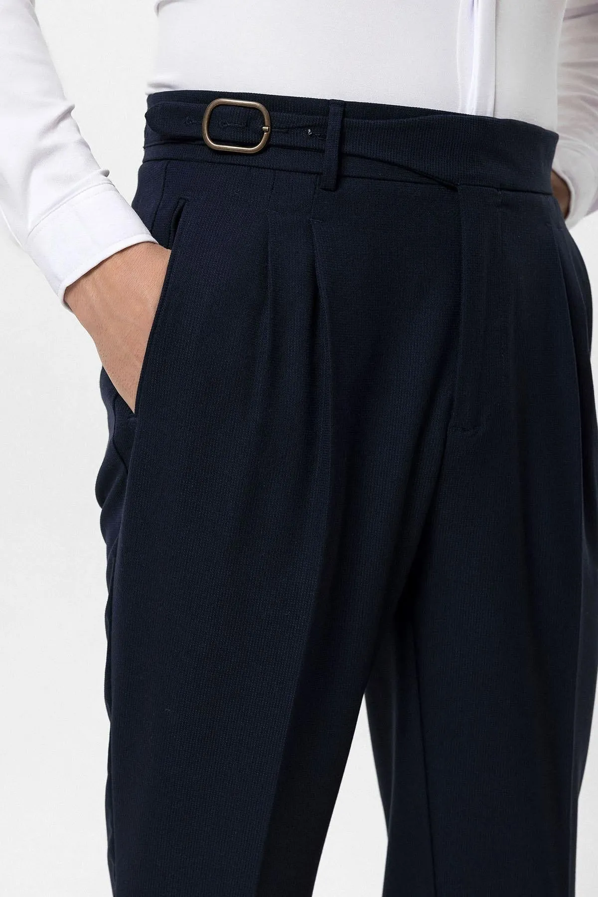 Men's Navy Blue High-Waisted Pleated Buckle Detail  Pants - Wessi
