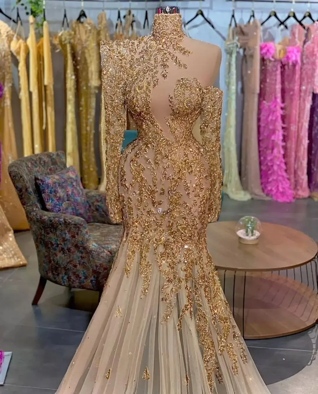 Mermaid Gold Lace Evening Dresses Sheer Long Sleeeves Plus Size Formal Prom Occasion Gowns