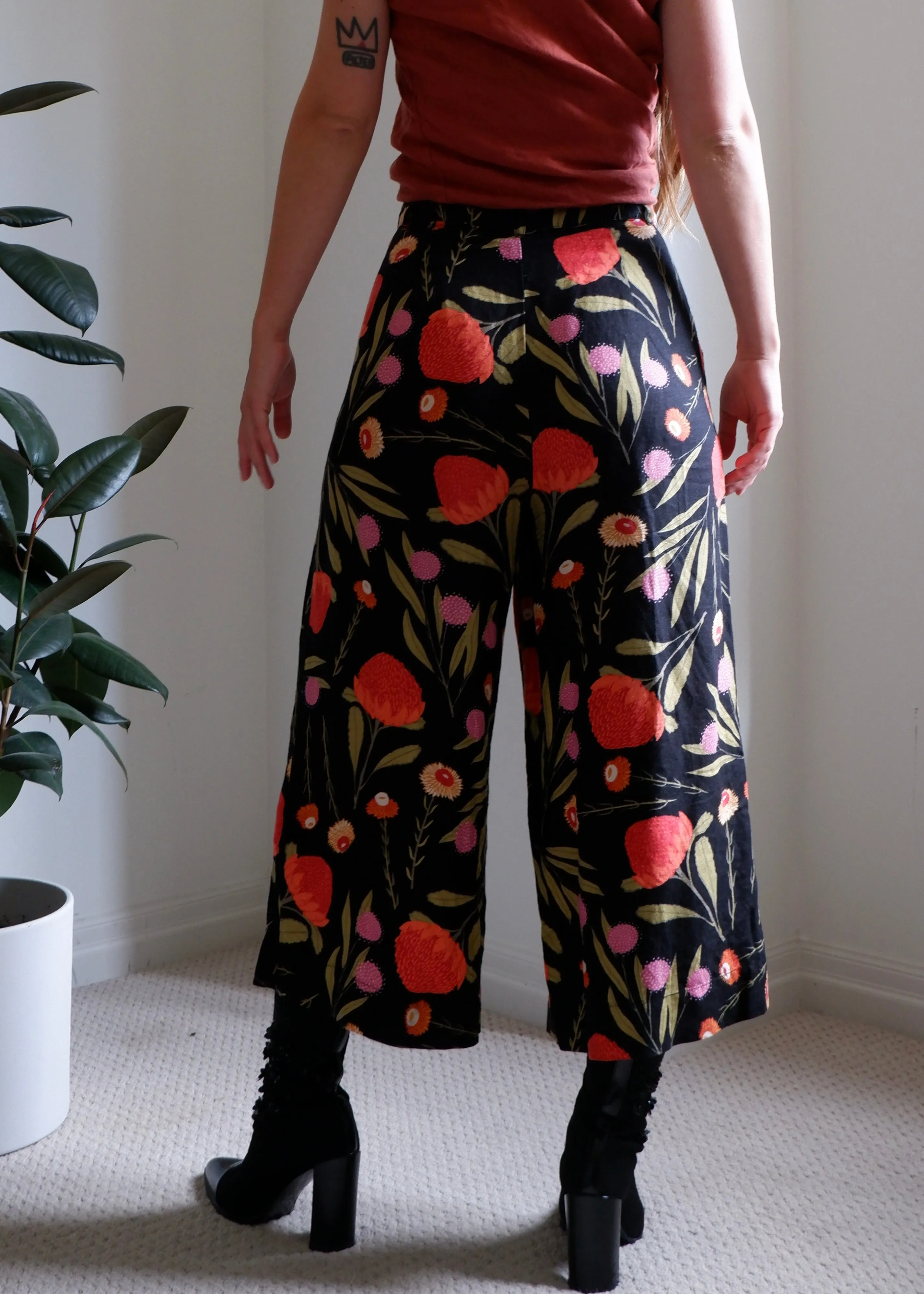 Princess Highway Floral Wide Leg Cropped Trousers - 28